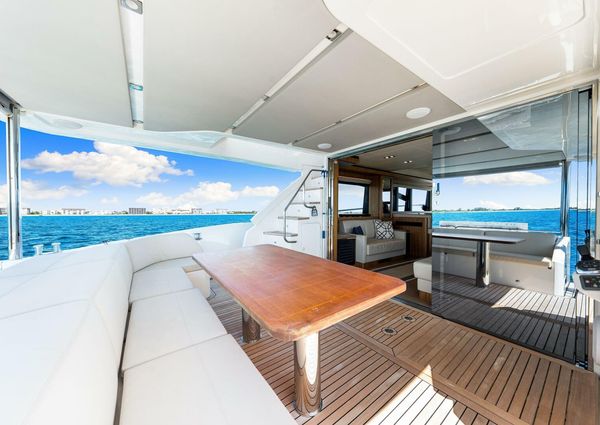 Absolute 60 FLYBRIDGE image