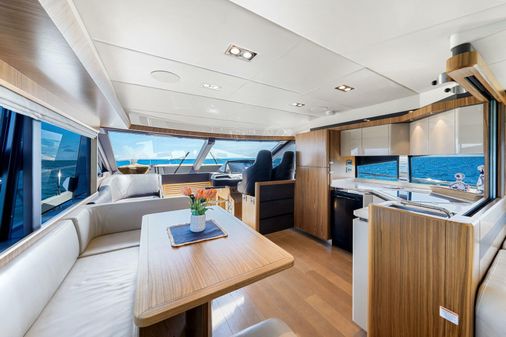 Absolute 60 FLYBRIDGE image