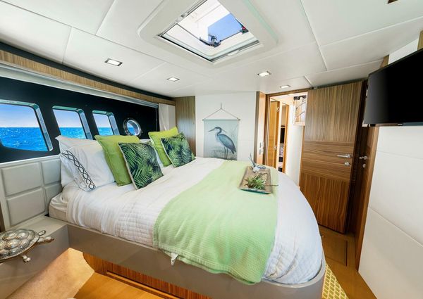 Absolute 60 FLYBRIDGE image