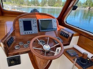 Hinckley Extended Hardtop Pilothouse 36 Picnic Boat image