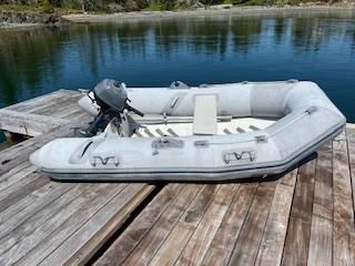 Hinckley Extended Hardtop Pilothouse 36 Picnic Boat image