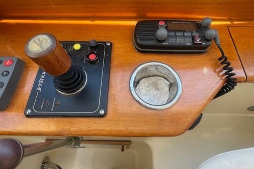 Hinckley EXTENDED-HARDTOP-PILOTHOUSE-36-PICNIC-BOAT image