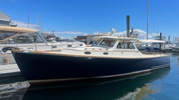 Hinckley Extended Hardtop Pilothouse 36 Picnic Boat
