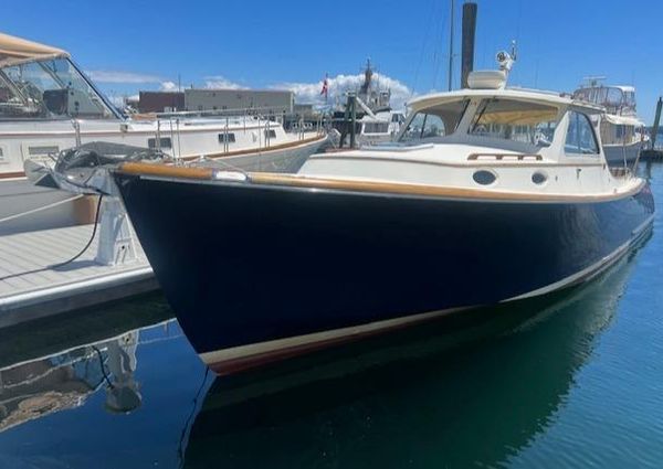 Hinckley Extended Hardtop Pilothouse 36 Picnic Boat image