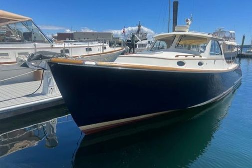 Hinckley Extended Hardtop Pilothouse 36 Picnic Boat image