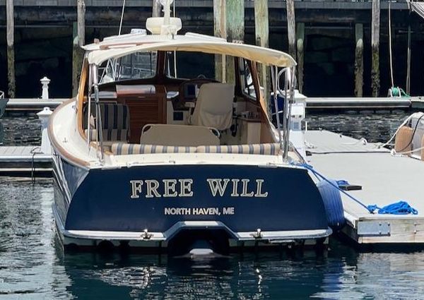 Hinckley Extended Hardtop Pilothouse 36 Picnic Boat image