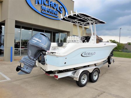 Robalo R200 Center Console image