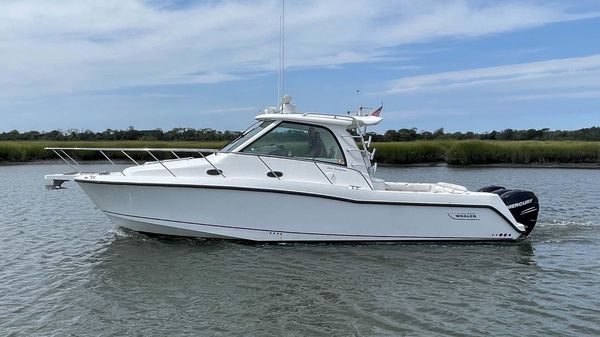 Boston Whaler 345 Conquest 