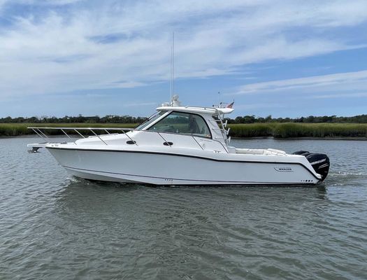 Boston Whaler 345 Conquest - main image