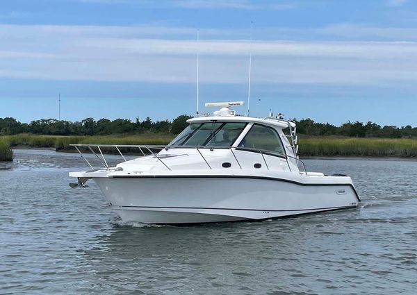 Boston Whaler 345 Conquest image