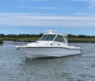 Boston Whaler 345 Conquest image