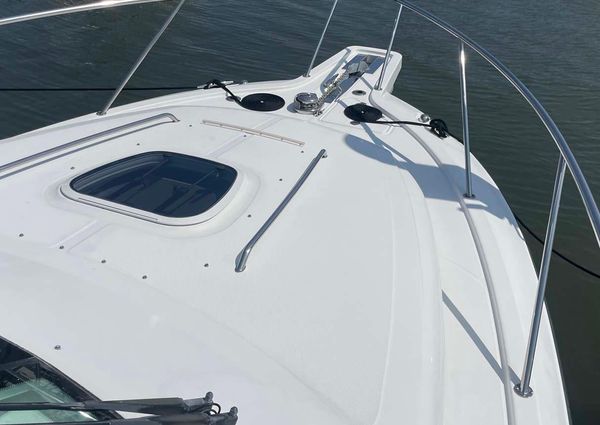 Boston Whaler 345 Conquest image