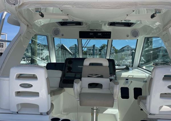 Boston Whaler 345 Conquest image