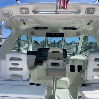 Boston Whaler 345 Conquest image