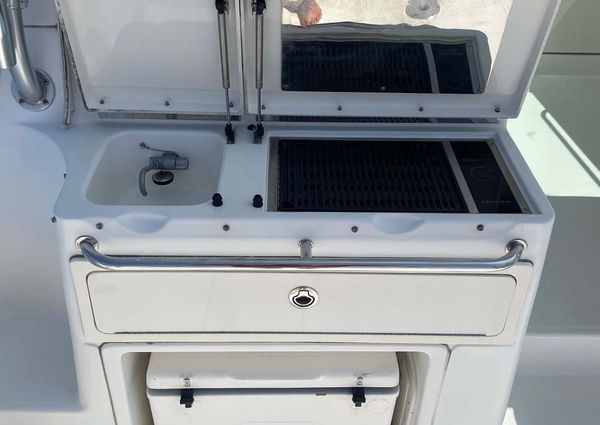 Boston Whaler 345 Conquest image