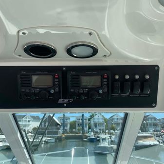 Boston Whaler 345 Conquest image