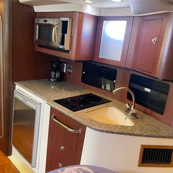 Boston Whaler 345 Conquest image