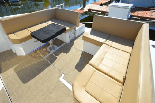 Cruisers Yachts 390EC image