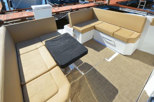 Cruisers Yachts 390EC image