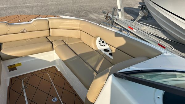 Nauticstar 243DC-SPORT-DECK image