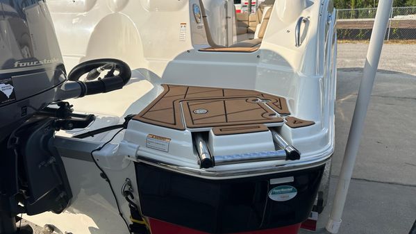 Nauticstar 243DC-SPORT-DECK image