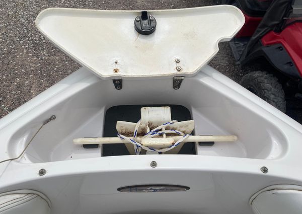 Four Winns 200 Horizon image