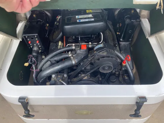 Four Winns 200 Horizon image