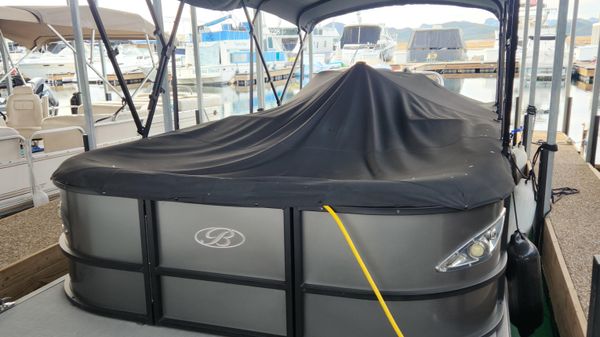 Bentley Pontoons Elite