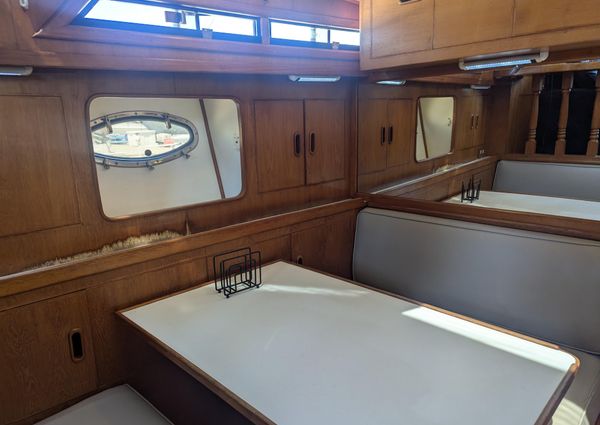 President 37 Aft Cabin image