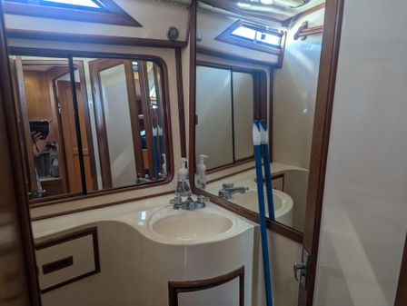 President 37 Aft Cabin image