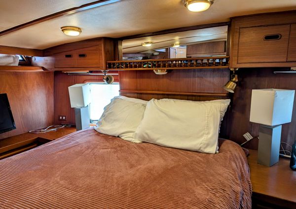 President 37 Aft Cabin image