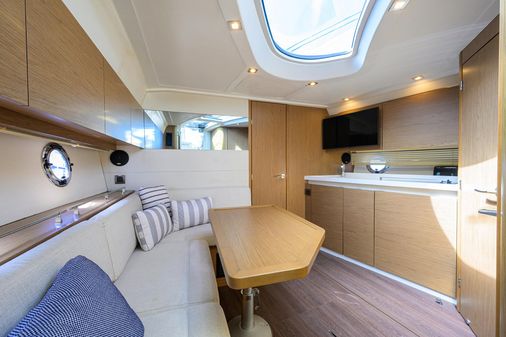 Beneteau 38 GT image