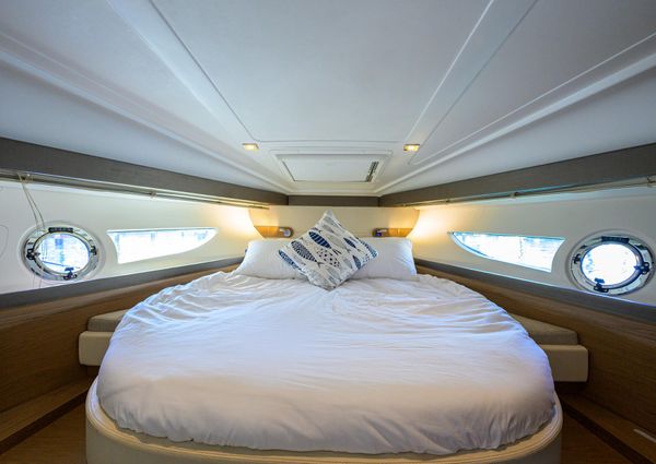 Beneteau 38 GT image