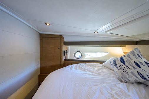 Beneteau 38 GT image