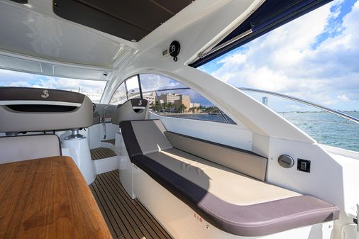 Beneteau 38 GT image