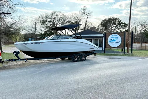 Yamaha Boats 252SE 