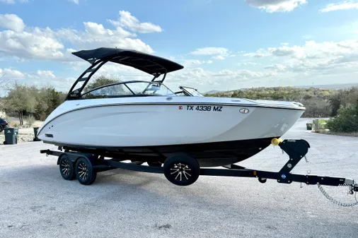 Yamaha Boats 252SE image