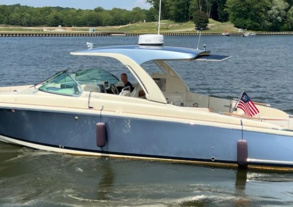 Chris-Craft 35 Launch GT image