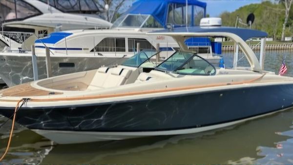 Chris-Craft 35 Launch GT