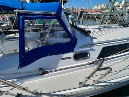 Catalina 355 image