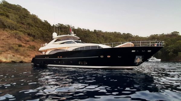 Ferretti Yachts Custom Line 97 image