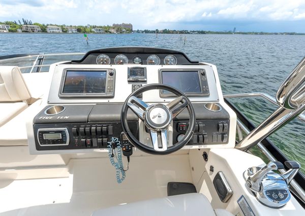 Sea Ray 510 Fly image