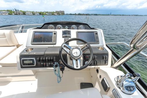 Sea Ray 510 Fly image