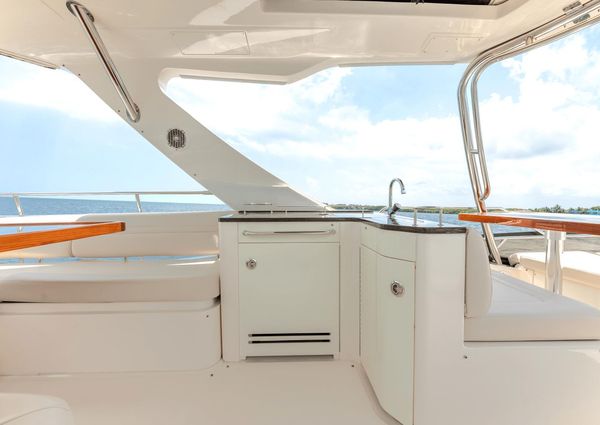 Sea Ray 510 Fly image