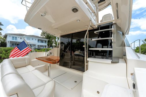 Sea Ray 510 Fly image