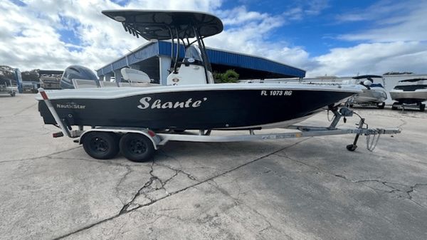 NauticStar 211 Coastal 