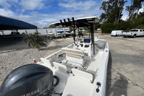 NauticStar 211 Coastal image