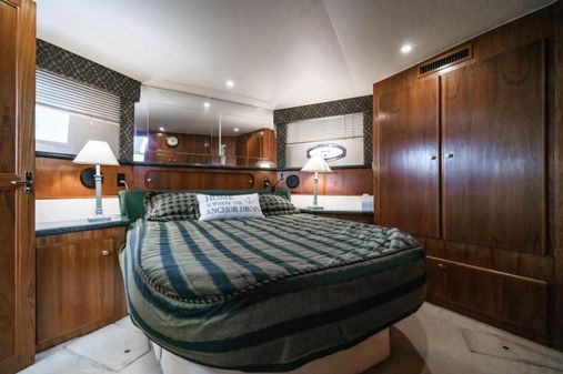 Carver 406 Aft Cabin Motor Yacht image