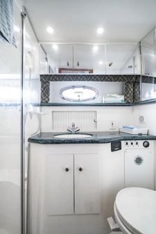 Carver 406 Aft Cabin Motor Yacht image