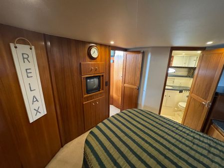 Carver 406 Aft Cabin Motor Yacht image